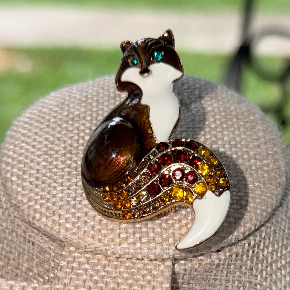 Fox Pin (Brown)